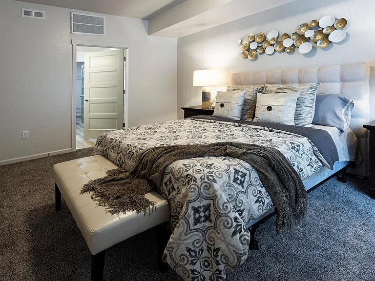 Residence at Corbin Crossing — Photo 7