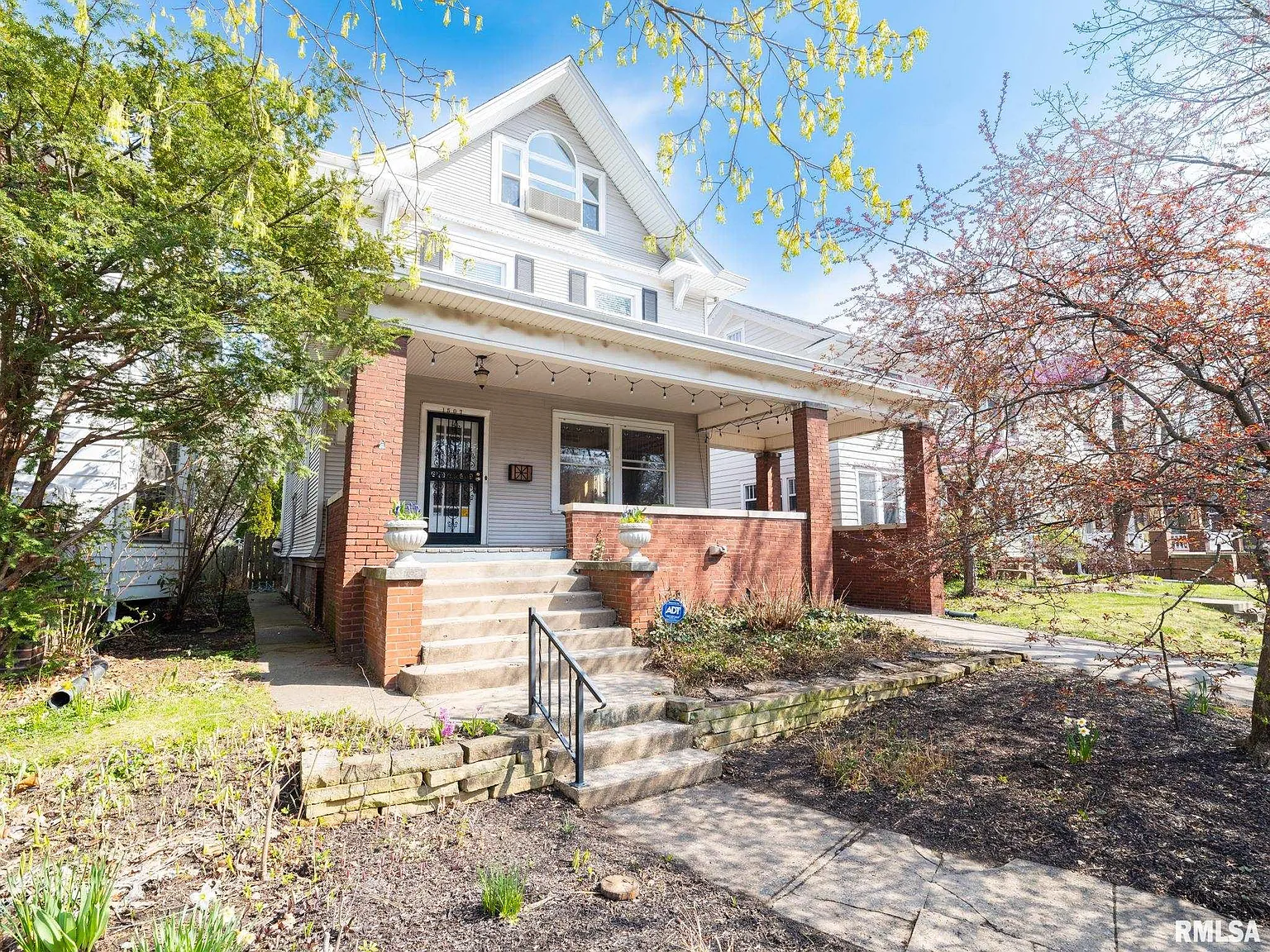 1507 W Columbia Ter photo 1