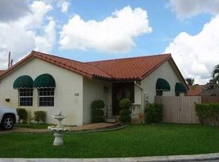 922 SW 135th Ct, Miami, FL 33184
