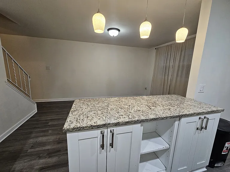 Regina Dr — Photo 13