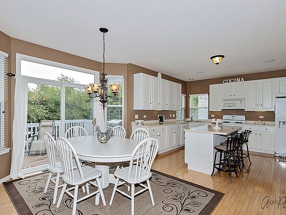 3rd image of 159 Blue Heron Ct