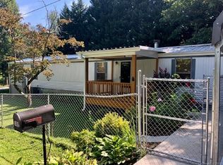 102 Holly Ave, East Flat Rock, NC 28726