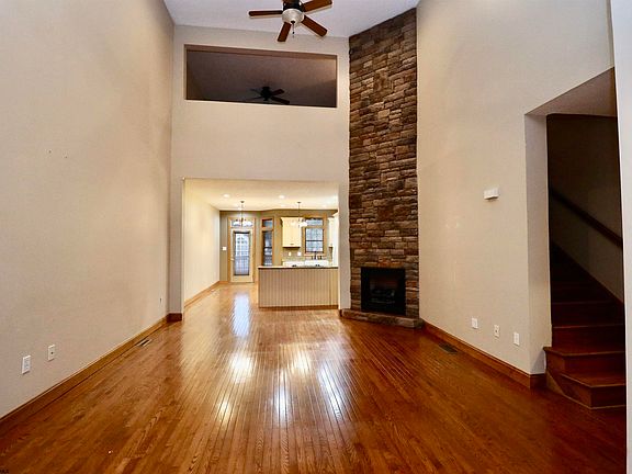 2nd image of 110 Edgewater Dr