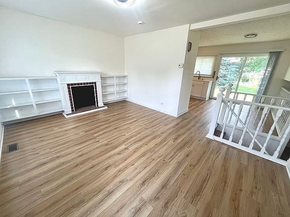 5th image of 4620 Farmington Ave