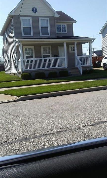 1st image of 2218 E 39th St