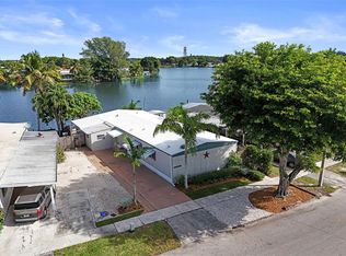 21851 S Heritage Cir, Hollywood, FL 33029