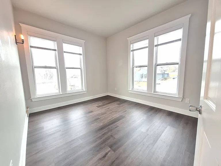 1632 London Rd — Photo 7