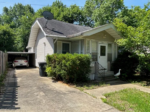 978 Indian Trl, Akron, OH 44314