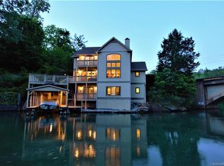 105 Tryon Bay Cir, Lake Lure, NC 28746