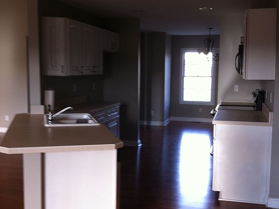 2nd image of 75 Hight Ln
