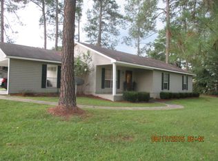 708 Crescent Cir, Douglas, GA 31533