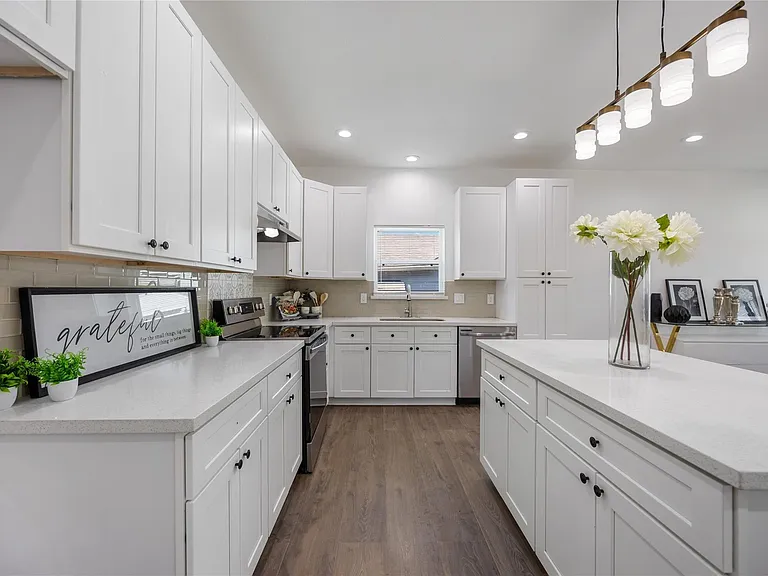 7950 Miley St — Photo 16