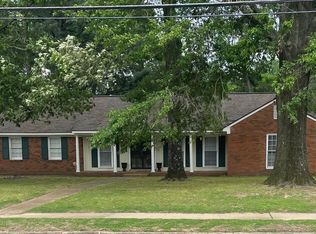 3096 S Mendenhall Rd, Memphis, TN 38115