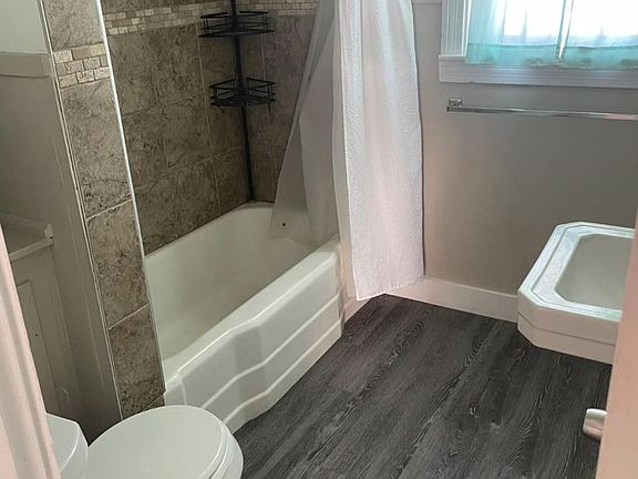 5th image of 4340 S Park Ave #1