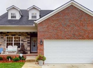 140 Combs Ln, Wilmore, KY 40390