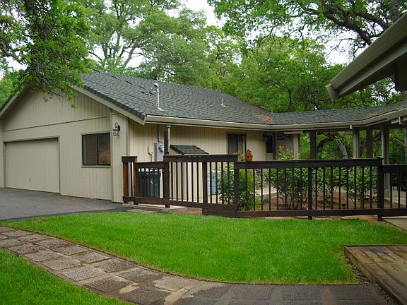 4th image of 18210 Burke Dr