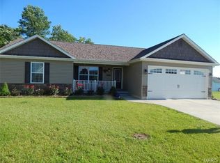 1448 Black Rock Ln, Farmington, MO 63640