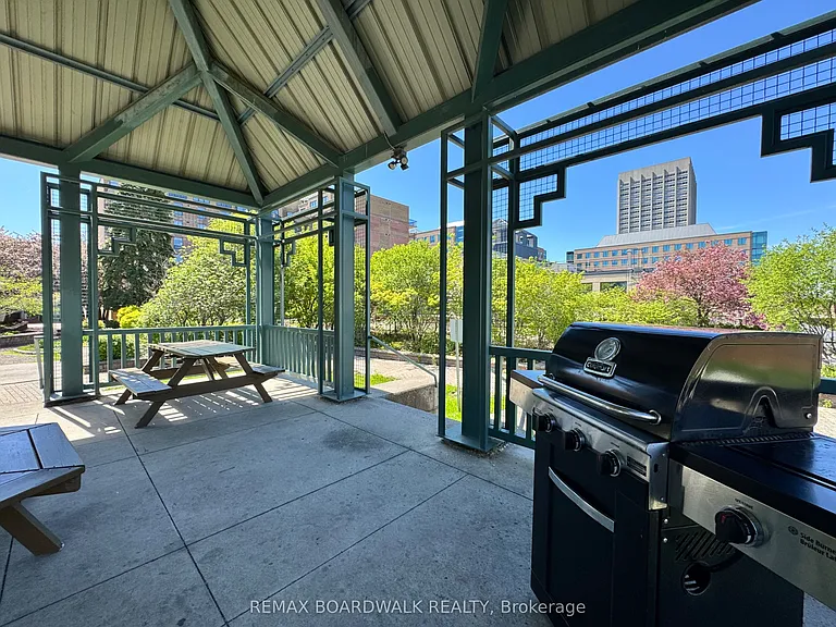 35 Holland Ave #907 — Photo 30