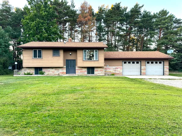 610 W Sunset Dr, Roscommon, MI 48653