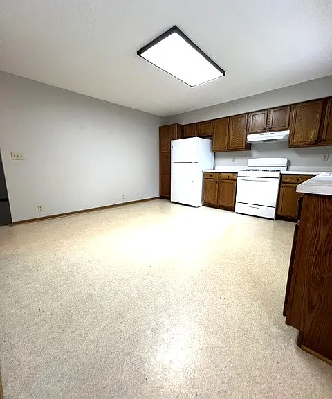 142 E Lincoln Hwy #3 — Photo 4