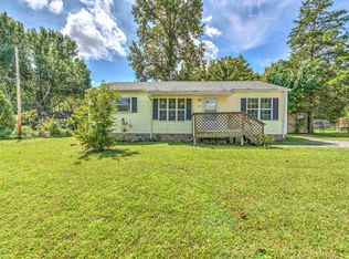 403 Valley Dr, Oliver Springs, TN 37840
