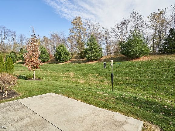 2nd image of 543 Heritage Woods Dr