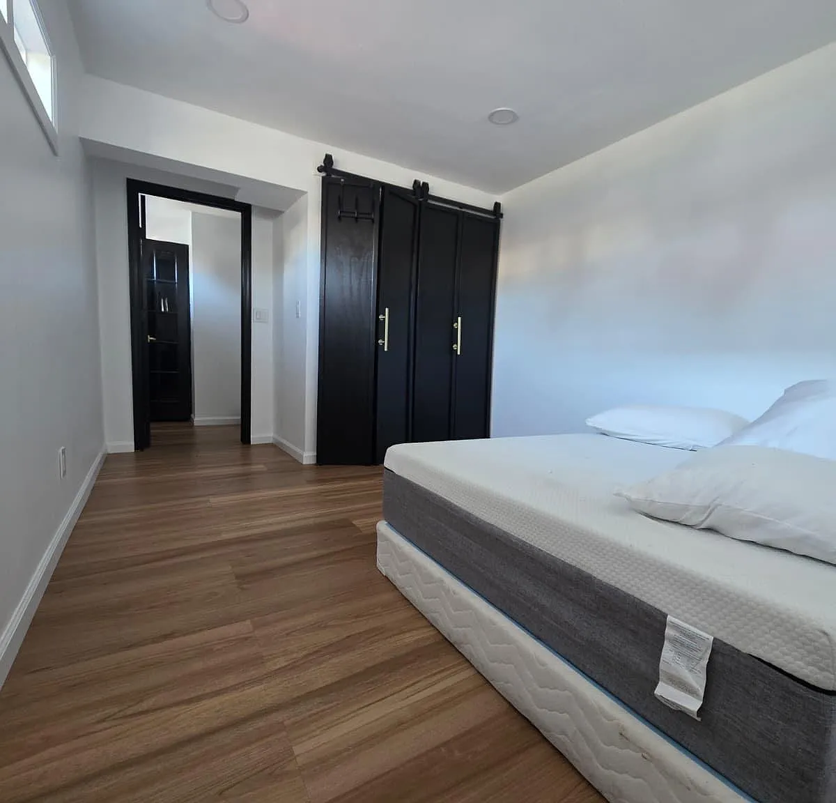 1 bed, 800 sqft, $2,100 — Photo 4