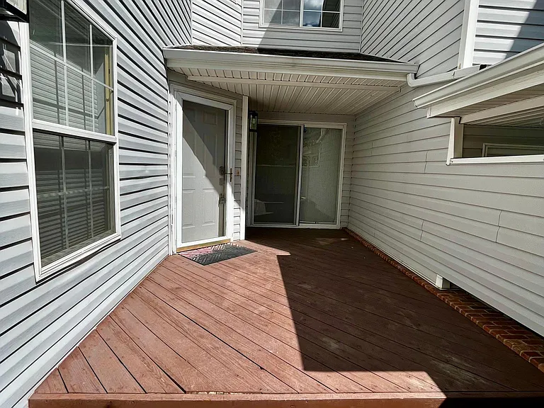 1727 Victorian Point — Photo 4