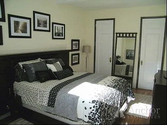 Rented by Anchor Associates | media 9