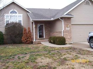 2715 N Rushwood Dr, Augusta, KS 67010