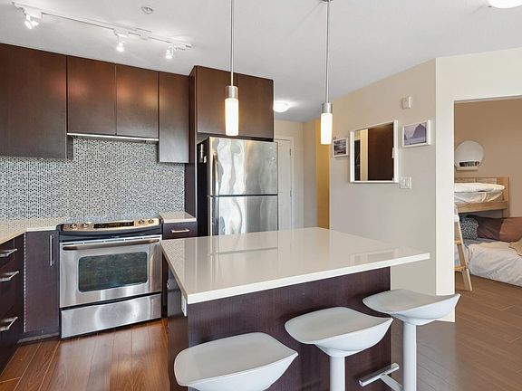 3rd image of 306-15795 Croydon Dr #306