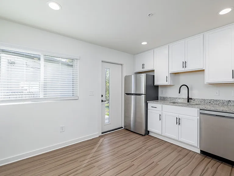 Canopy East Lake Apartments — Photo 1