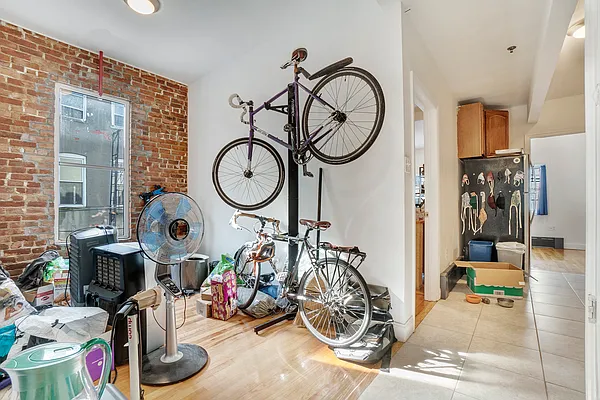 Rented by Bond New York | media 6