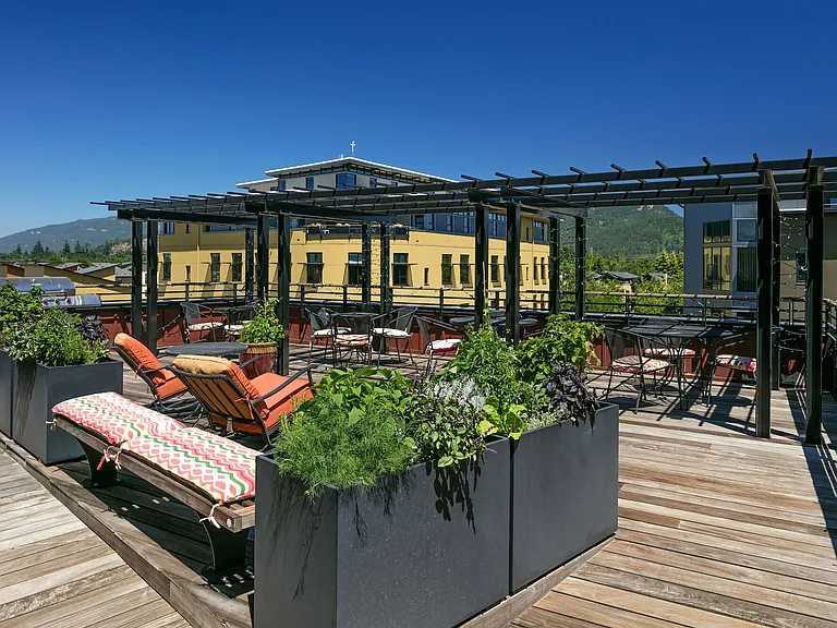 The Byron at Crescent Village — Photo 19