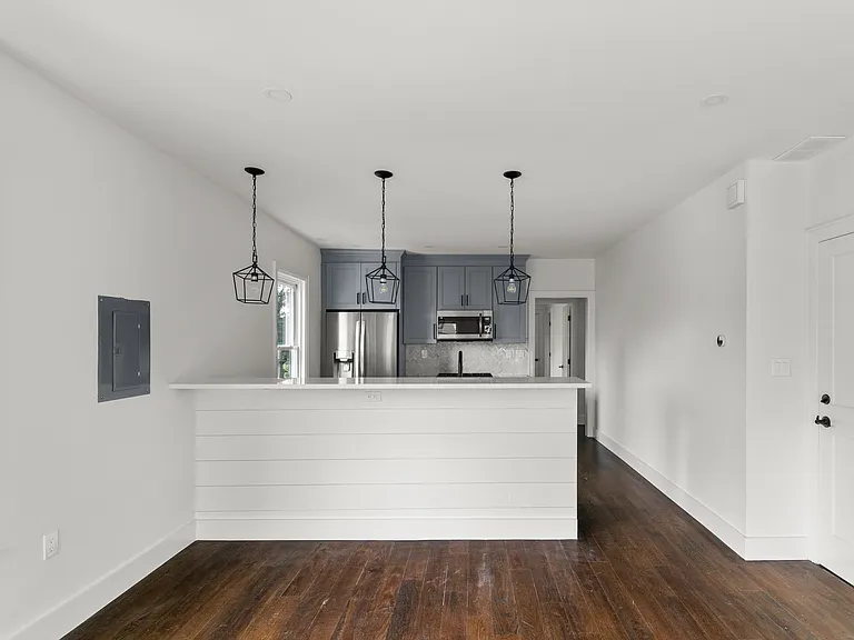 8 Cross St #2 — Photo 7