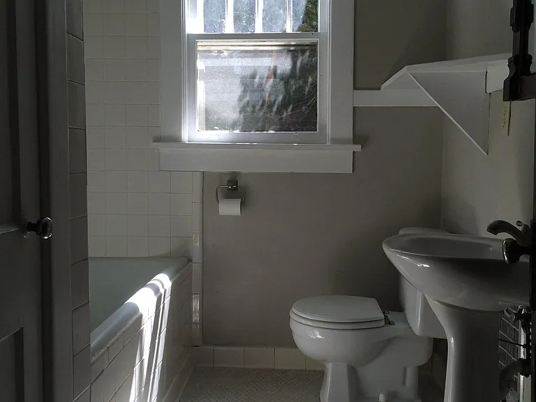628 Fatherland St — Photo 7