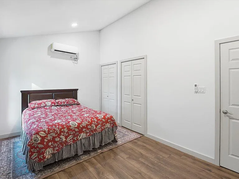877 Yaupon Dr — Photo 16