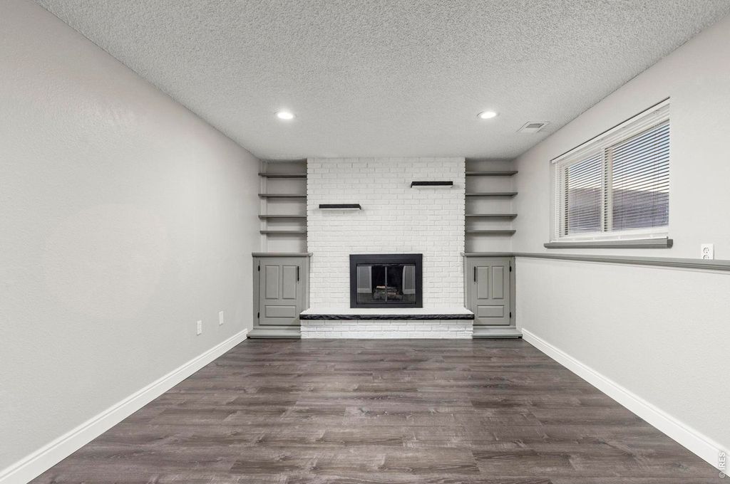 2313 Farisita Dr