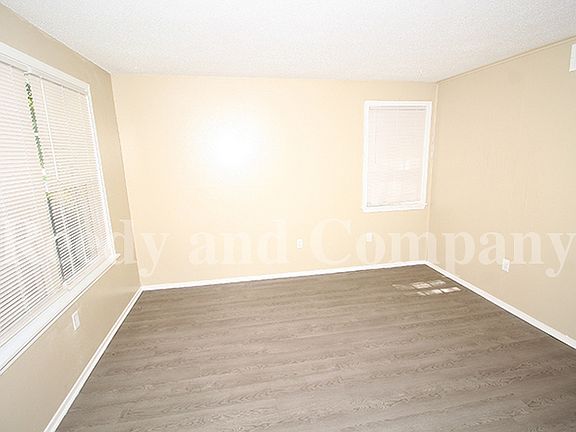 2nd image of 3387 Vernon Ave