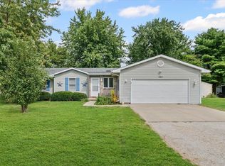 502 Ridge Rd, Philo, IL 61864