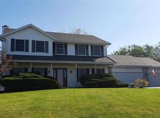 737 Campton Dr, Rockford, IL 61102