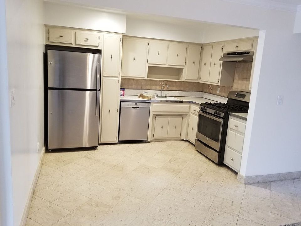 1st image of 25-15 44th St #2