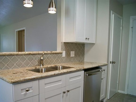 5th image of 5854 Southminster Dr