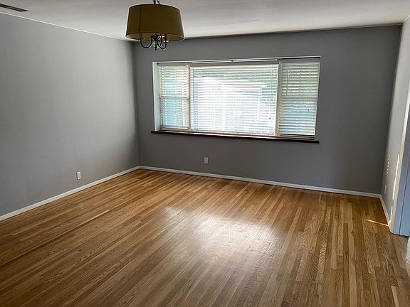 5th image of 6032 Loma Ave