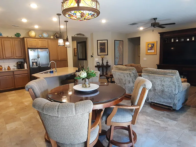 2433 E Josephine View Dr — Photo 3