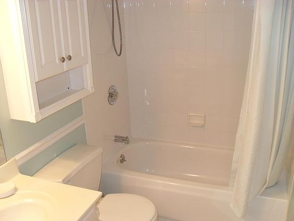 3rd image of 9712 N Montclair Ave