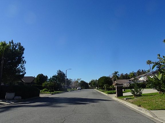 4th image of 9574 Whirlaway Ct