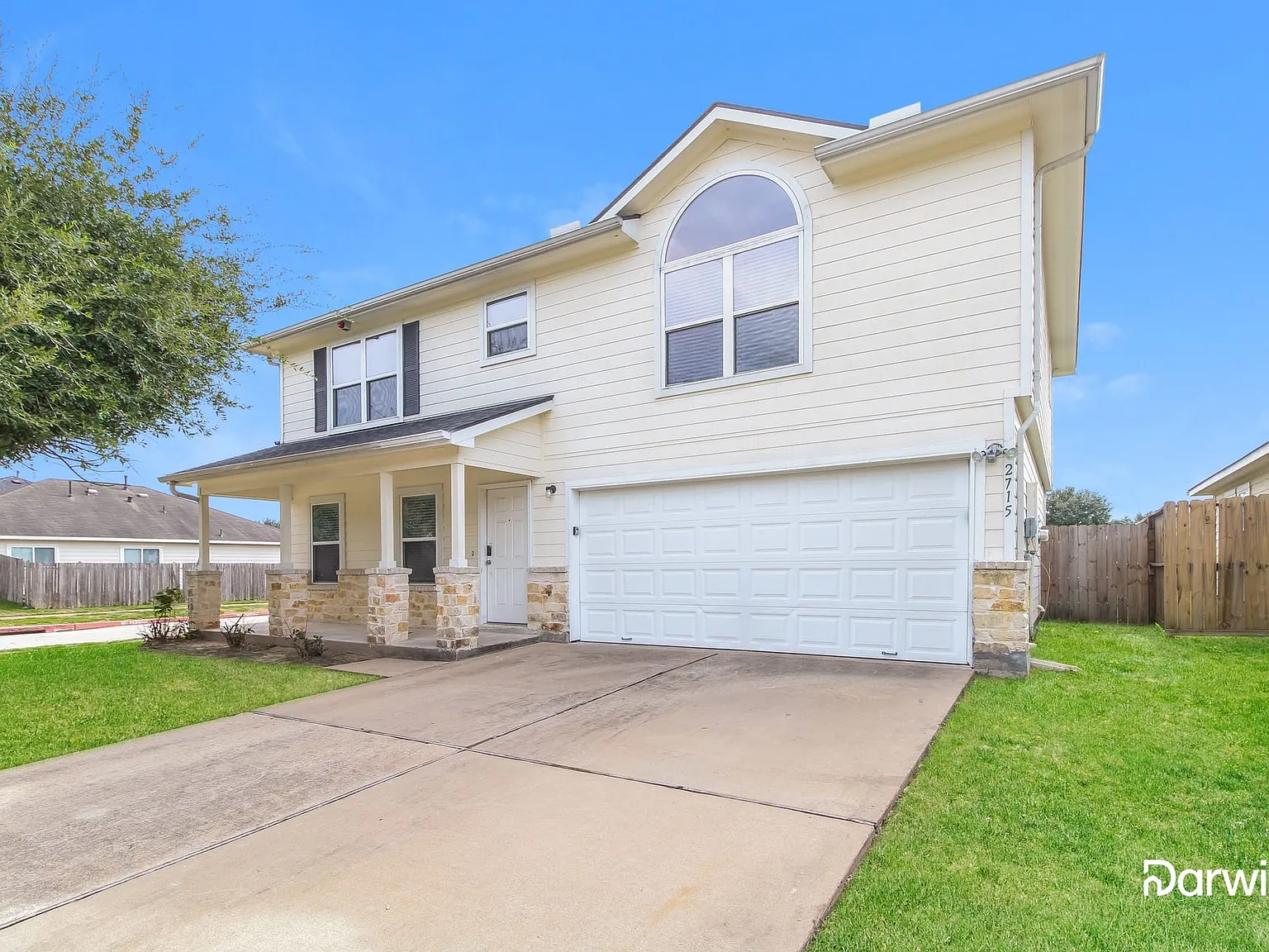 3 bed, 2.5 bath, 2094 sqft, $2,150 — Photo 2