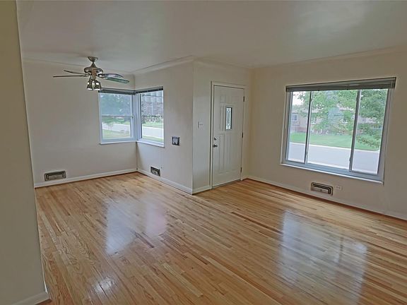 4th image of 4254 N Osceola St