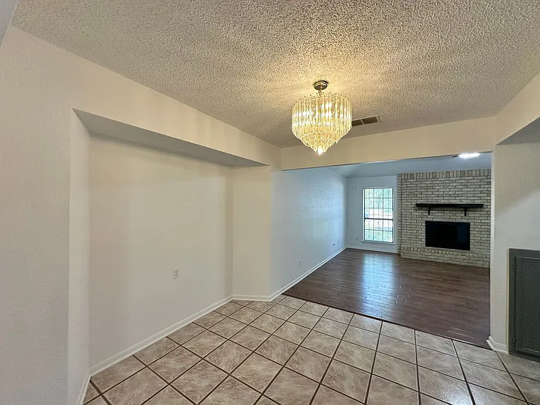 2003 Cedarview Dr — Photo 12